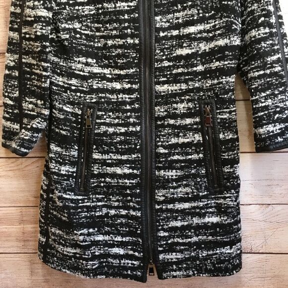 CARLISLE ZIP FRONT JACKET IN BLACK AND WHITE WITH BLACK LEATHER TRIM - Picture 3 of 12